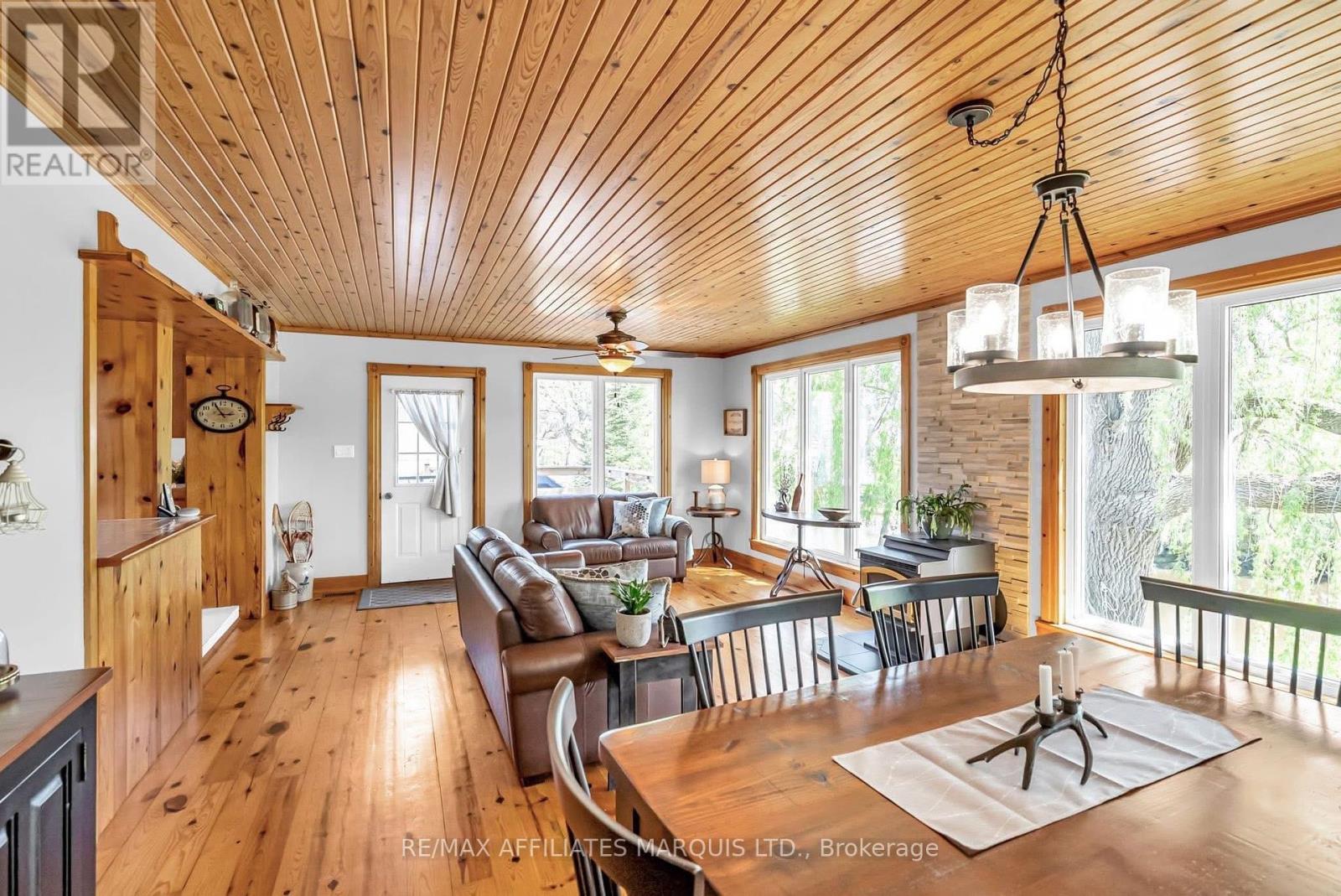 19662 John Street, South Glengarry, Ontario  K0C 2J0 - Photo 8 - X12443668