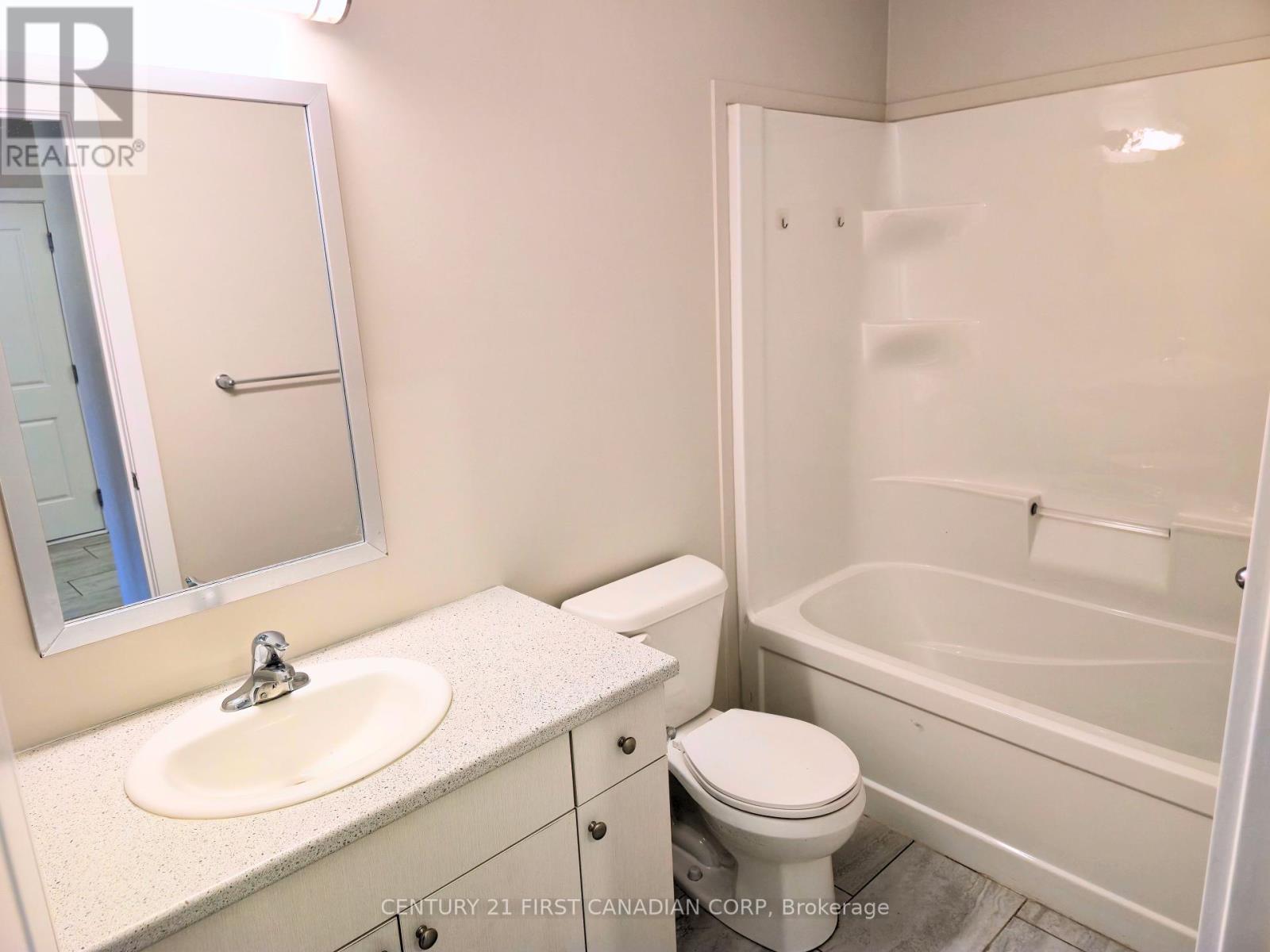 39 - 745 Chelton Road, London South, Ontario  N6M 0A2 - Photo 6 - X12392730