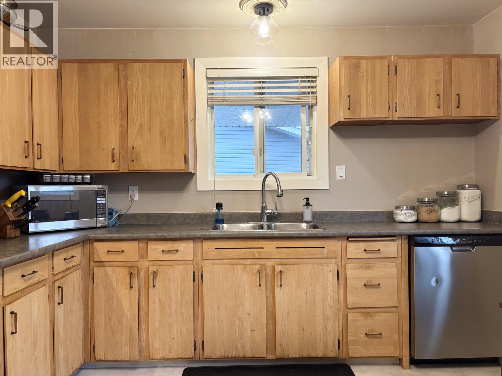 298 N Quinn Street, Prince George, British Columbia  V2M 3J5 - Photo 10 - R3055123