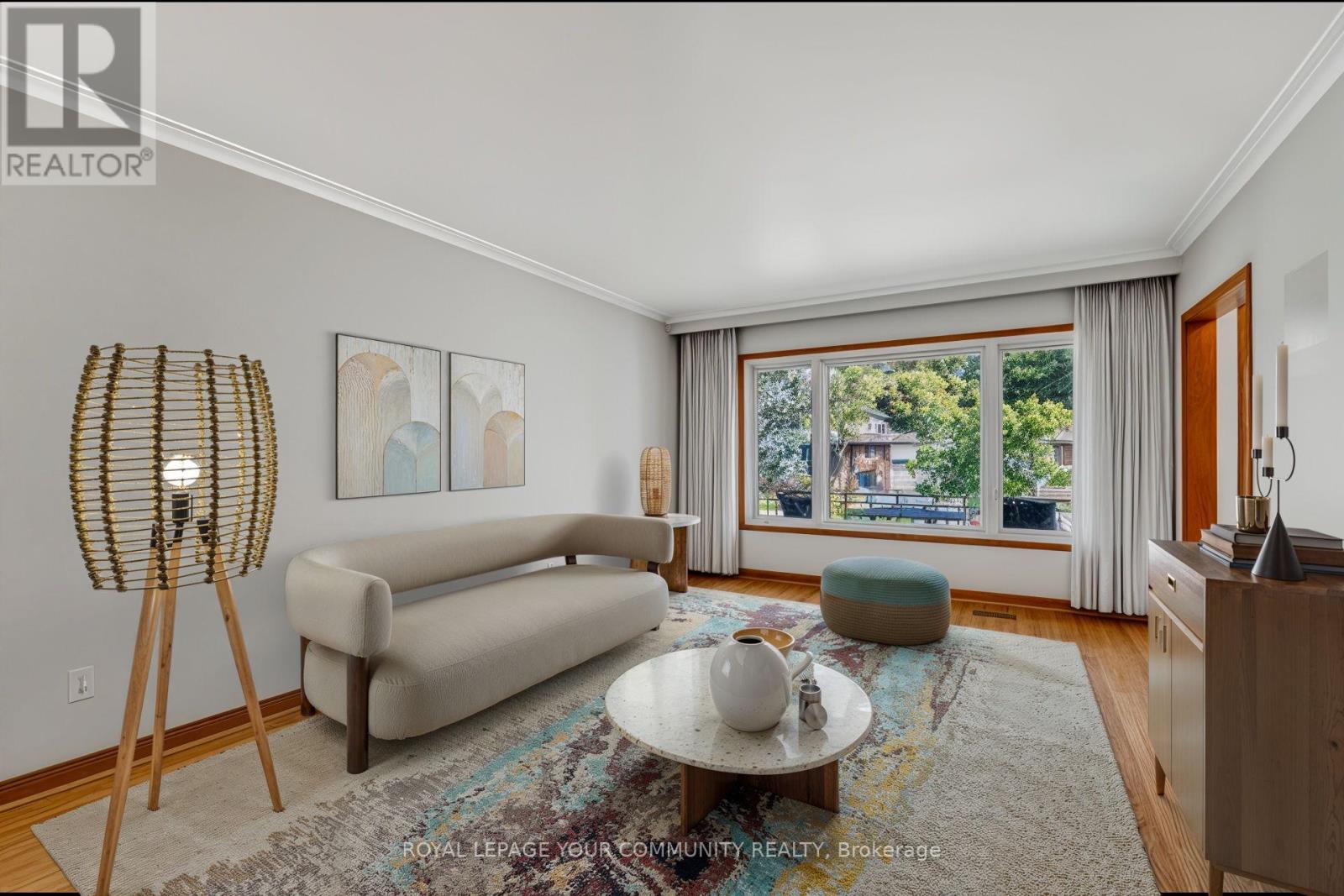 6 Hentob Court, Toronto, Ontario  M9V 2X1 - Photo 3 - W12400001