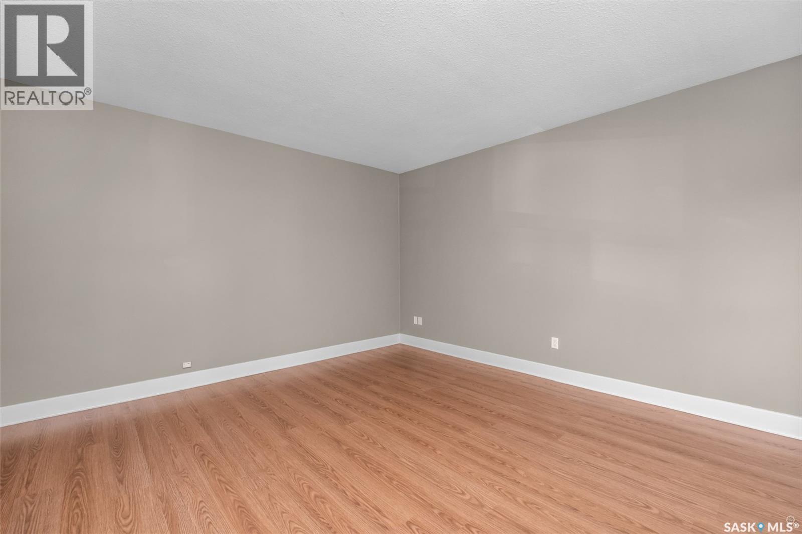 607 20th Street W, Prince Albert, Saskatchewan  S6V 4H4 - Photo 3 - SK020060