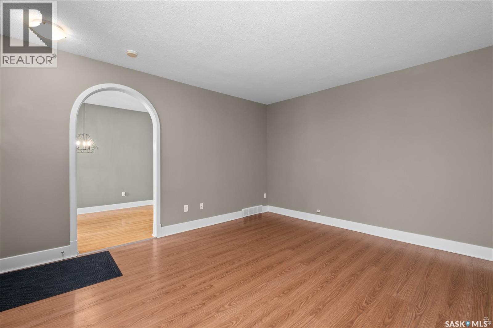 607 20th Street W, Prince Albert, Saskatchewan  S6V 4H4 - Photo 6 - SK020060