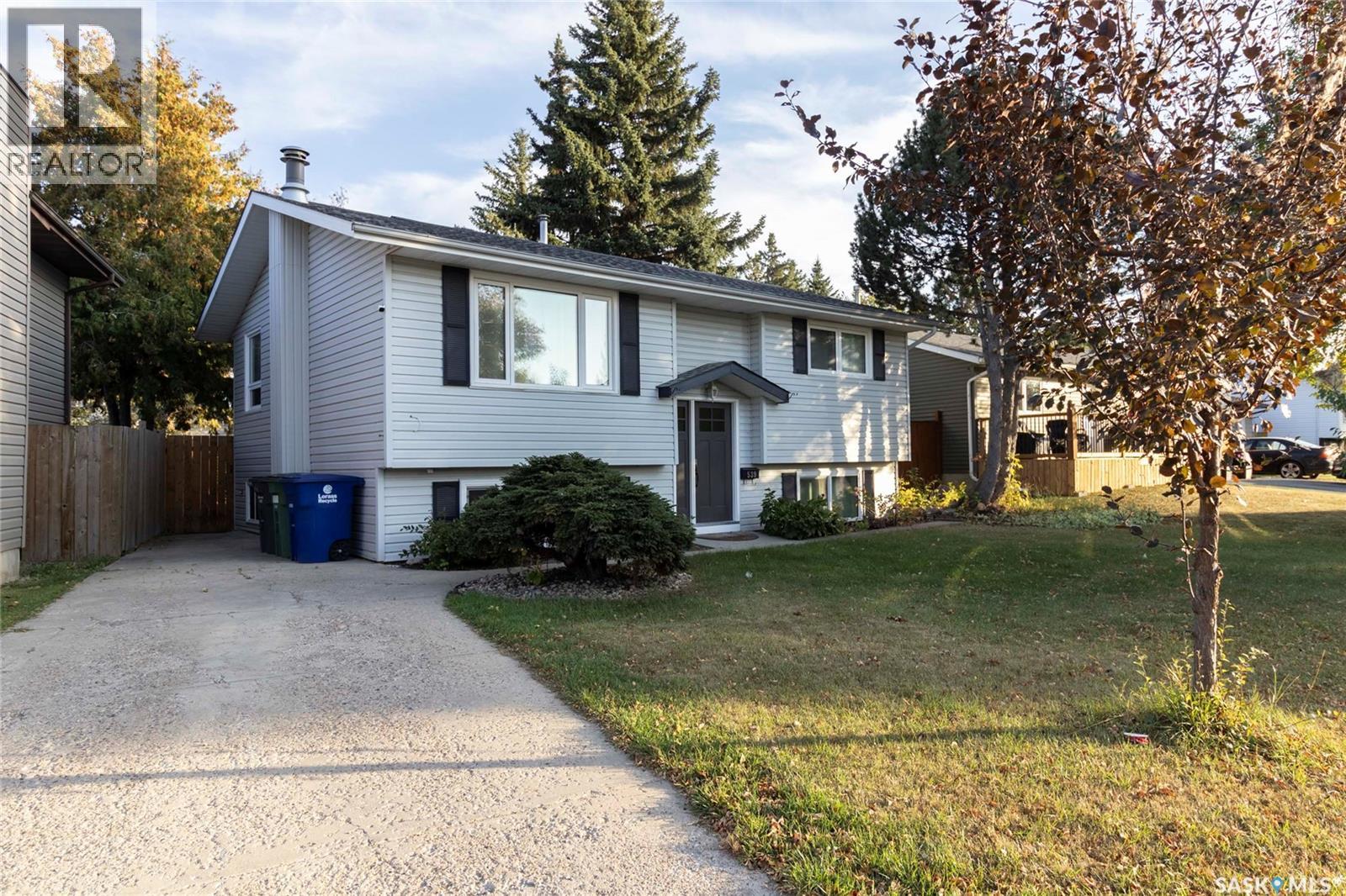 539 Priel Crescent, Saskatoon, Saskatchewan  S7M 4K8 - Photo 1 - SK020040