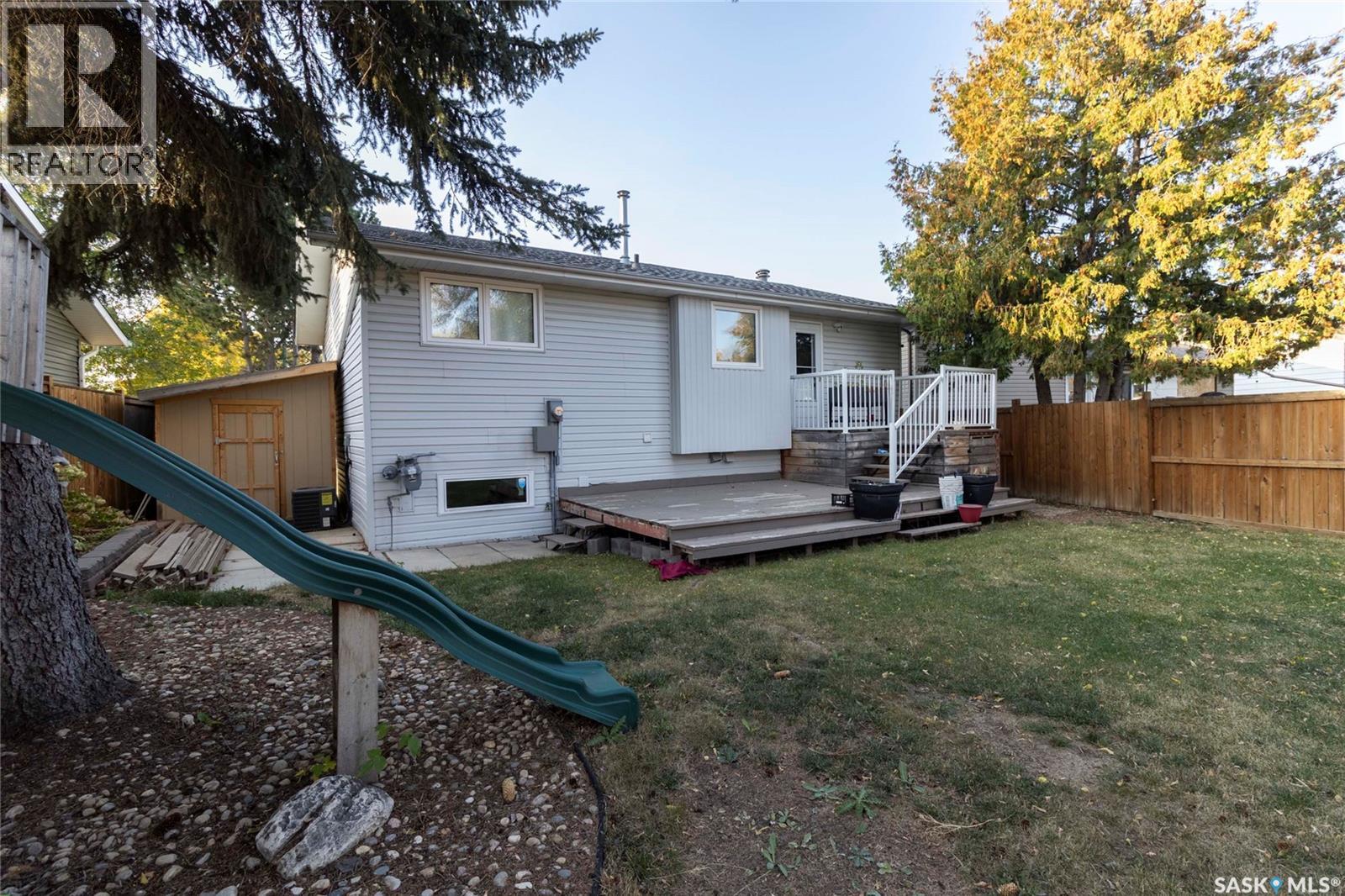 539 Priel Crescent, Saskatoon, Saskatchewan  S7M 4K8 - Photo 38 - SK020040