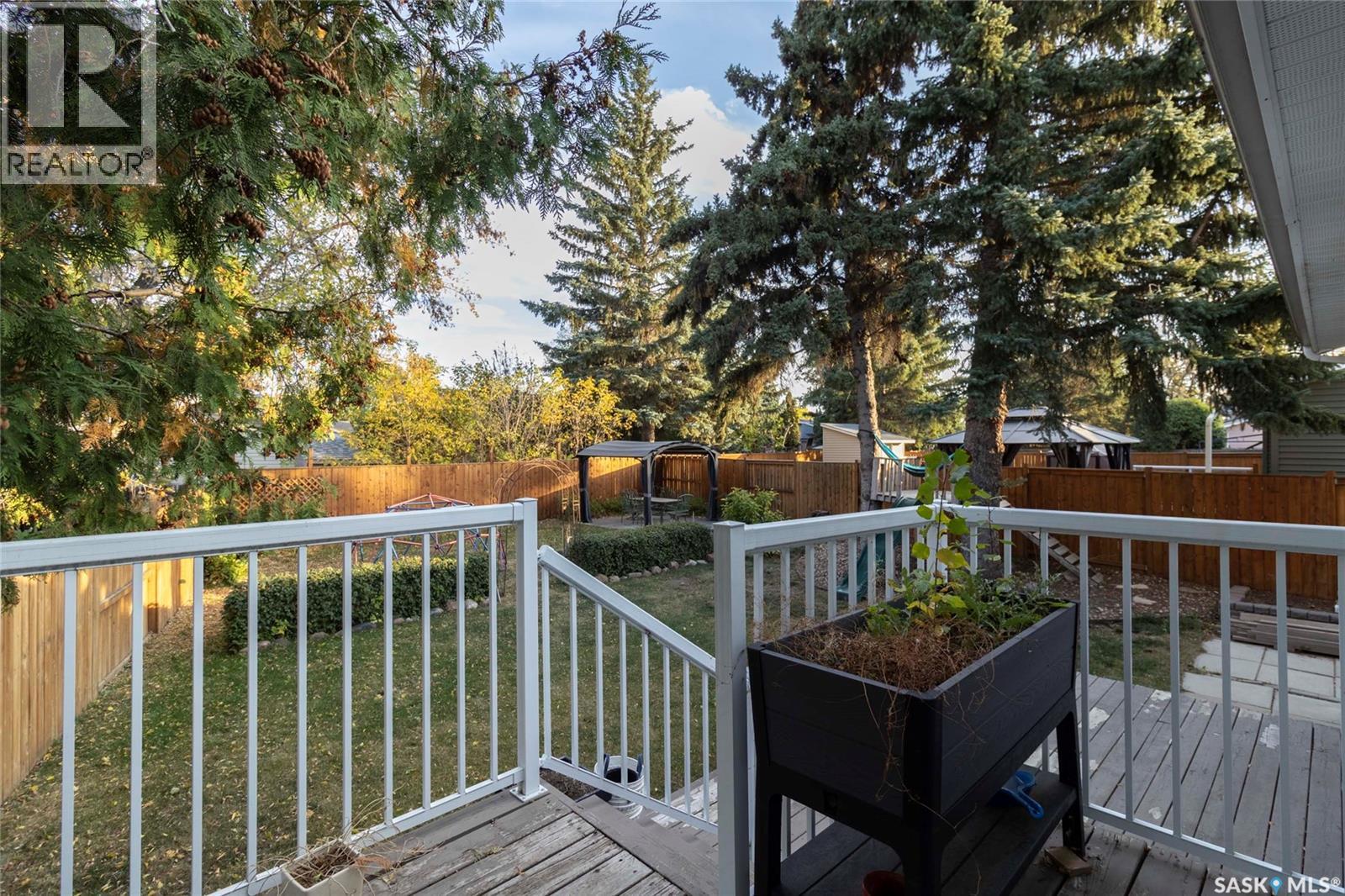 539 Priel Crescent, Saskatoon, Saskatchewan  S7M 4K8 - Photo 43 - SK020040