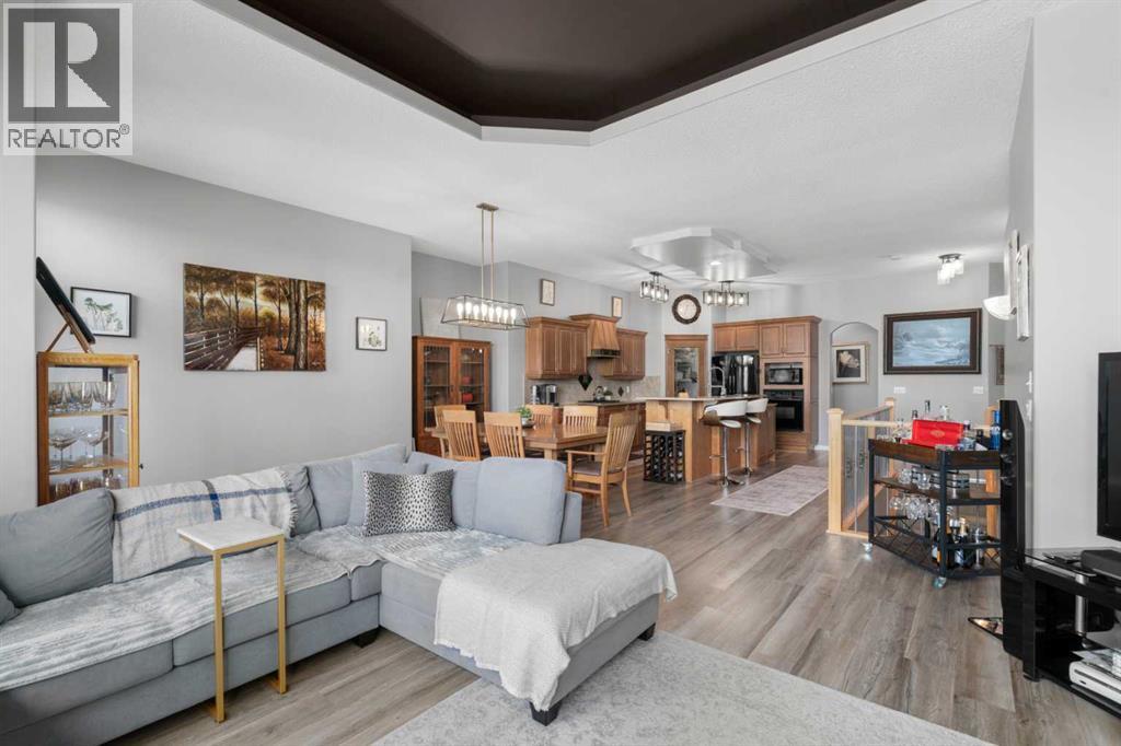 51 Crestridge Way Sw, Calgary, Alberta  T3B 5Z3 - Photo 5 - A2261382