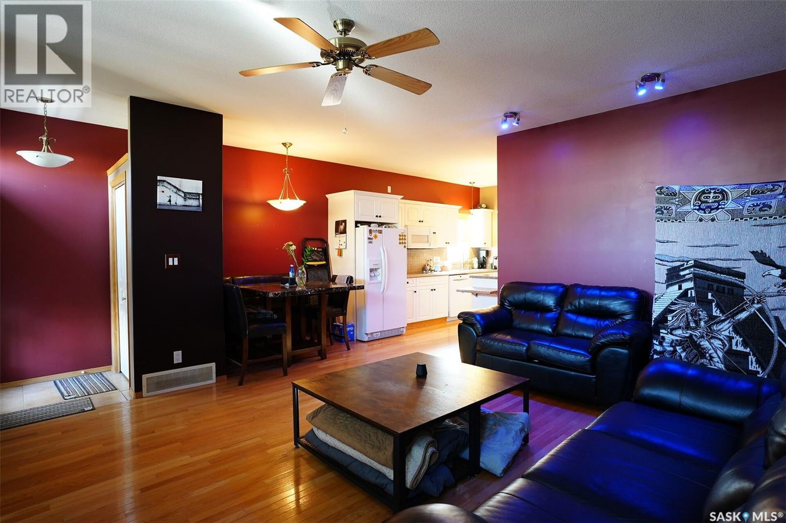 1340 Mcintosh Street, Regina, Saskatchewan  S4T 5C2 - Photo 3 - SK019622