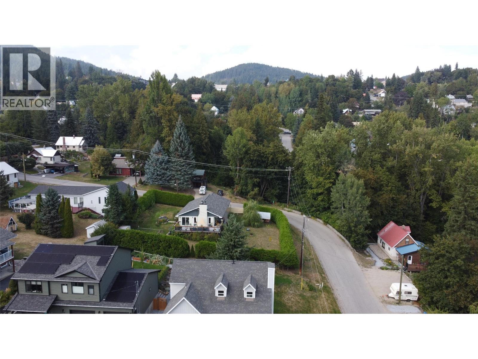 2061 Phoenix Avenue, Rossland, British Columbia  V0G 1Y0 - Photo 16 - 10362713