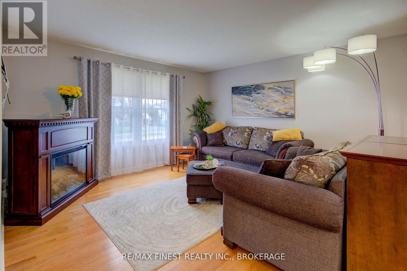 1048 Bauder Crescent, Kingston, Ontario  K7P 1M6 - Photo 6 - X12443751