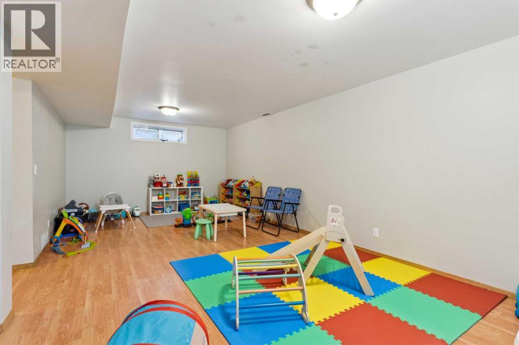 42 Somerside Place Sw, Calgary, Alberta  T2Y 3V3 - Photo 25 - A2252556