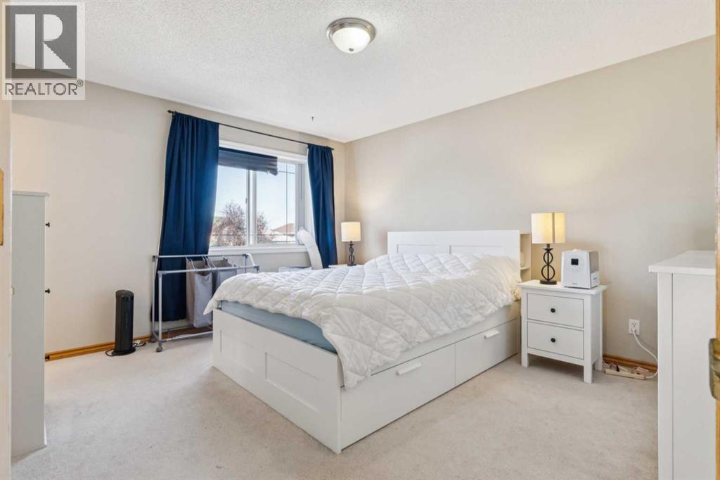 42 Somerside Place Sw, Calgary, Alberta  T2Y 3V3 - Photo 17 - A2252556