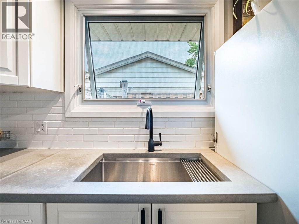 637 Artreva Crescent, Burlington, Ontario  L7L 2B8 - Photo 21 - 40775872