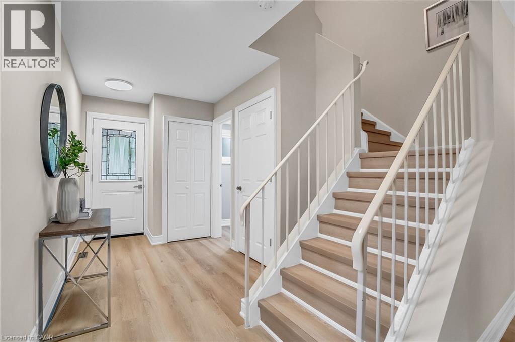637 Artreva Crescent, Burlington, Ontario  L7L 2B8 - Photo 6 - 40775872