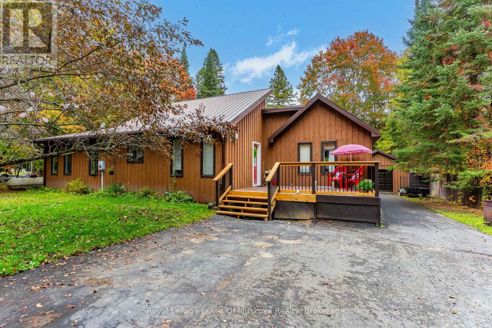 29 Ascott Lane, Huntsville, Ontario  P0B 1L0 - Photo 4 - X12443734