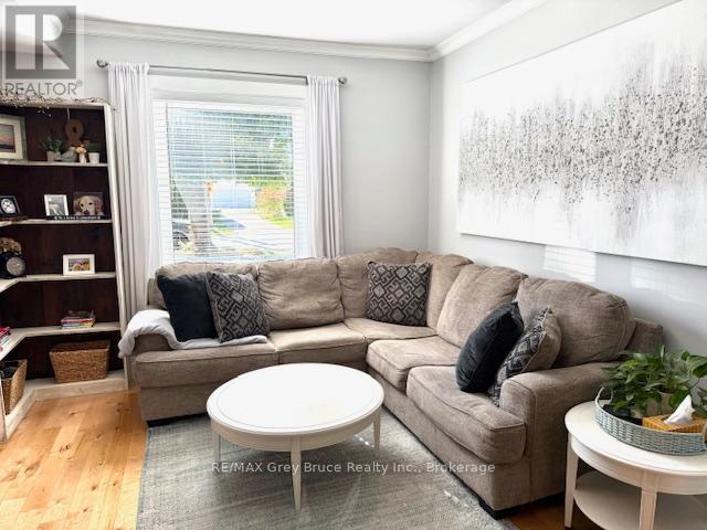 504 14th Street W, Owen Sound, Ontario  N4K 3Y2 - Photo 3 - X12443750