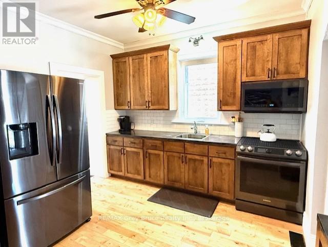 504 14th Street W, Owen Sound, Ontario  N4K 3Y2 - Photo 9 - X12443750