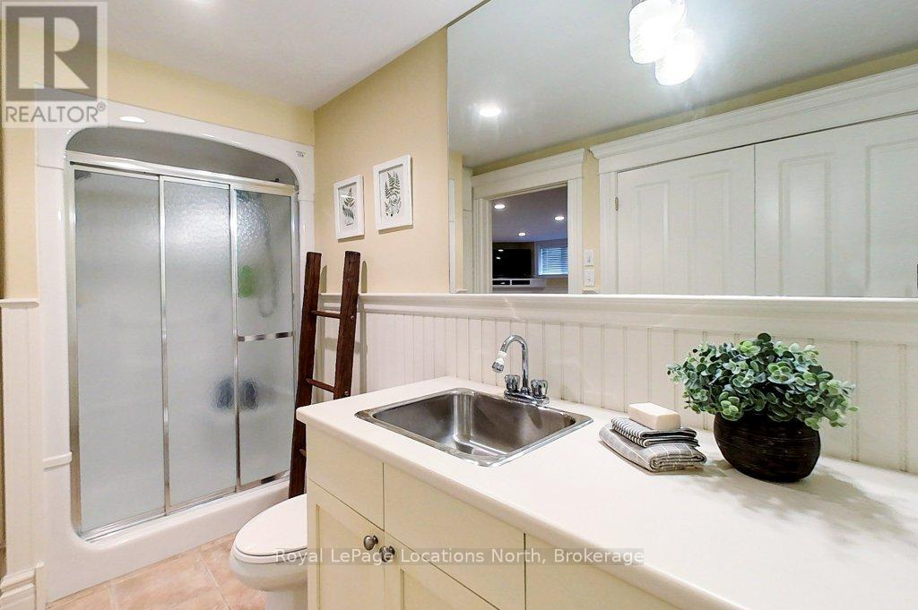 202 Snowbridge Way, Blue Mountains, Ontario  L9Y 0V1 - Photo 33 - X12443785