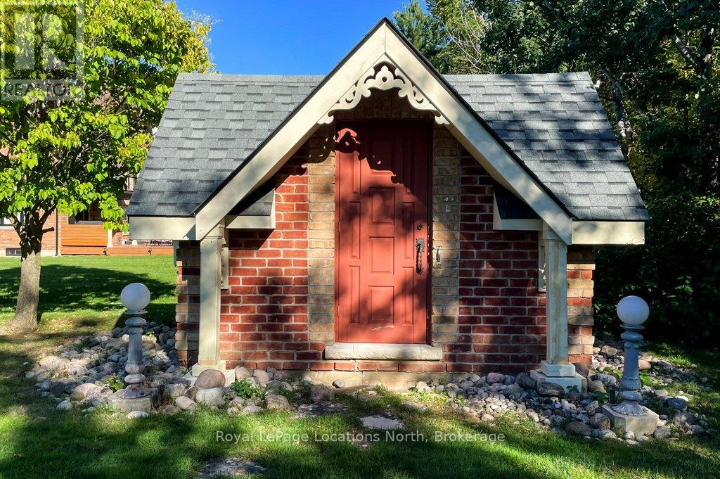 202 Snowbridge Way, Blue Mountains, Ontario  L9Y 0V1 - Photo 37 - X12443785