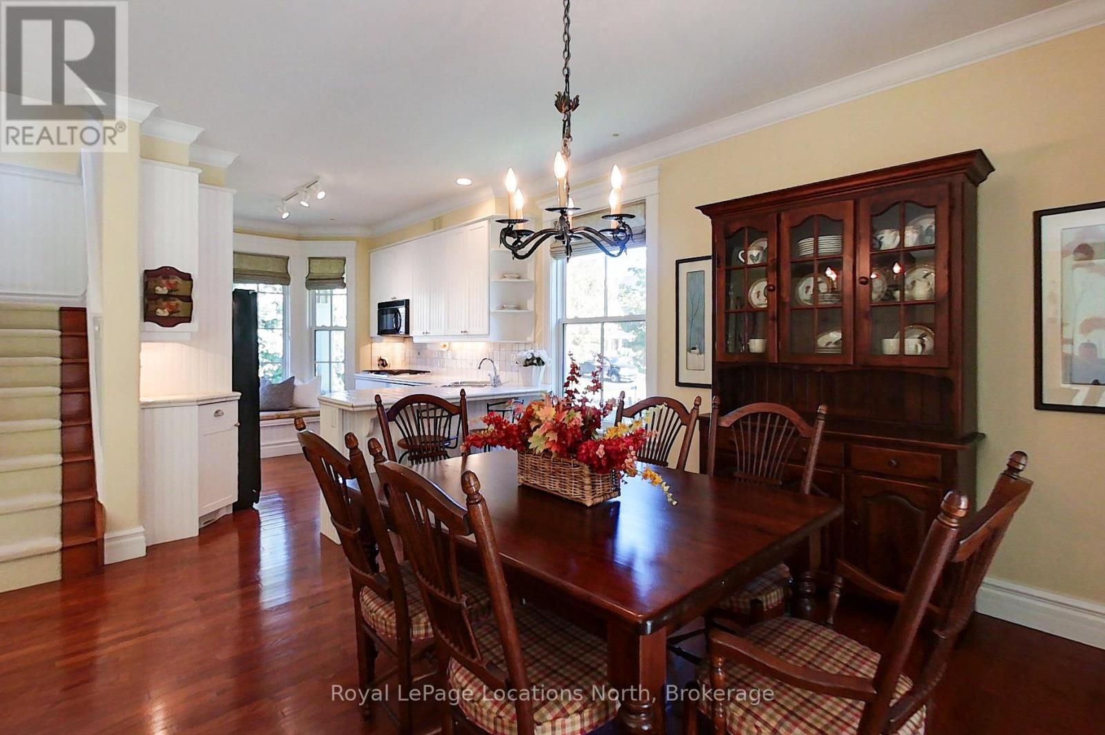 202 Snowbridge Way, Blue Mountains, Ontario  L9Y 0V1 - Photo 6 - X12443785