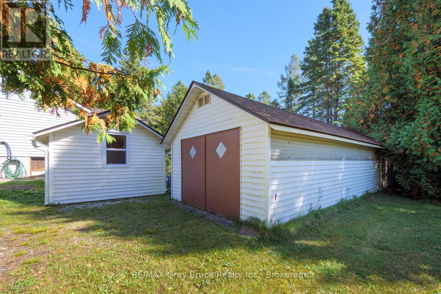 861 Pike Bay Road, Northern Bruce Peninsula, Ontario  N0H 2T0 - Photo 38 - X12443787