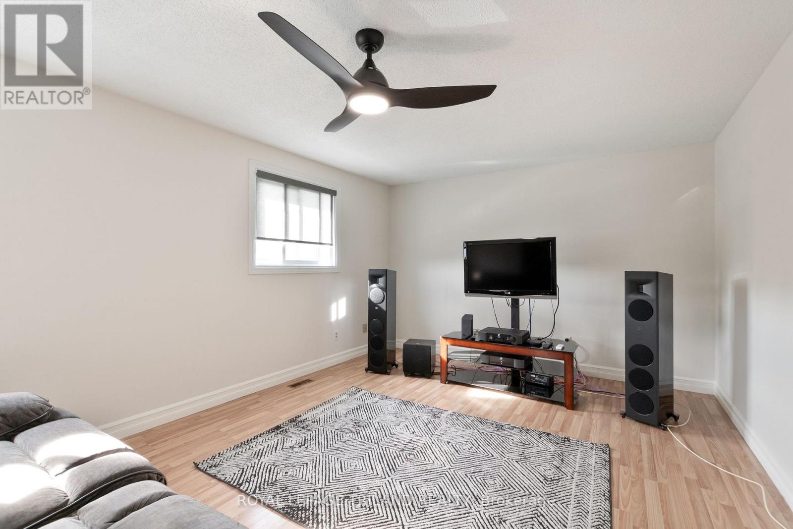 32 - 131 Bonaventure Drive, London East, Ontario  N5V 4H8 - Photo 13 - X12443746