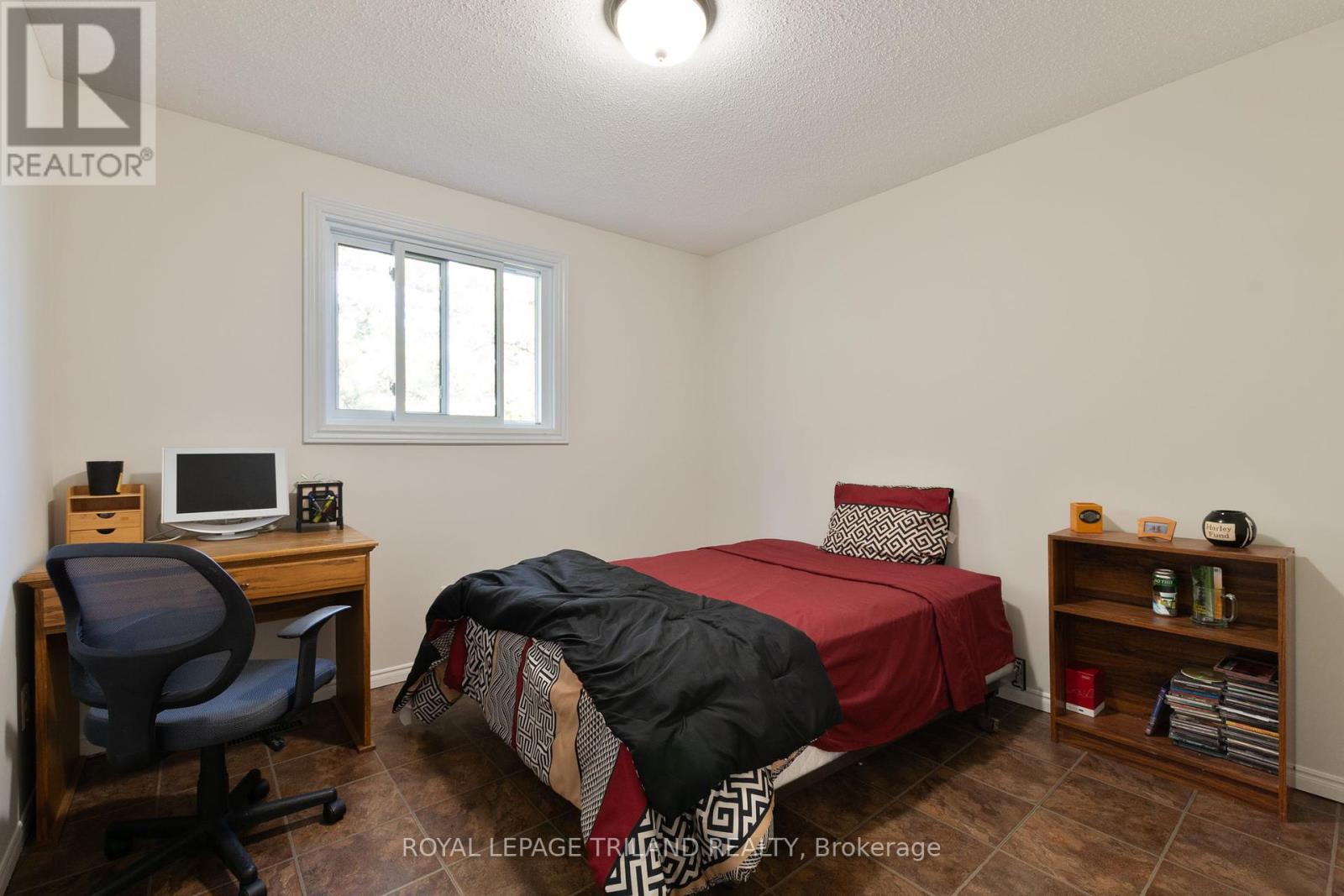 32 - 131 Bonaventure Drive, London East, Ontario  N5V 4H8 - Photo 17 - X12443746