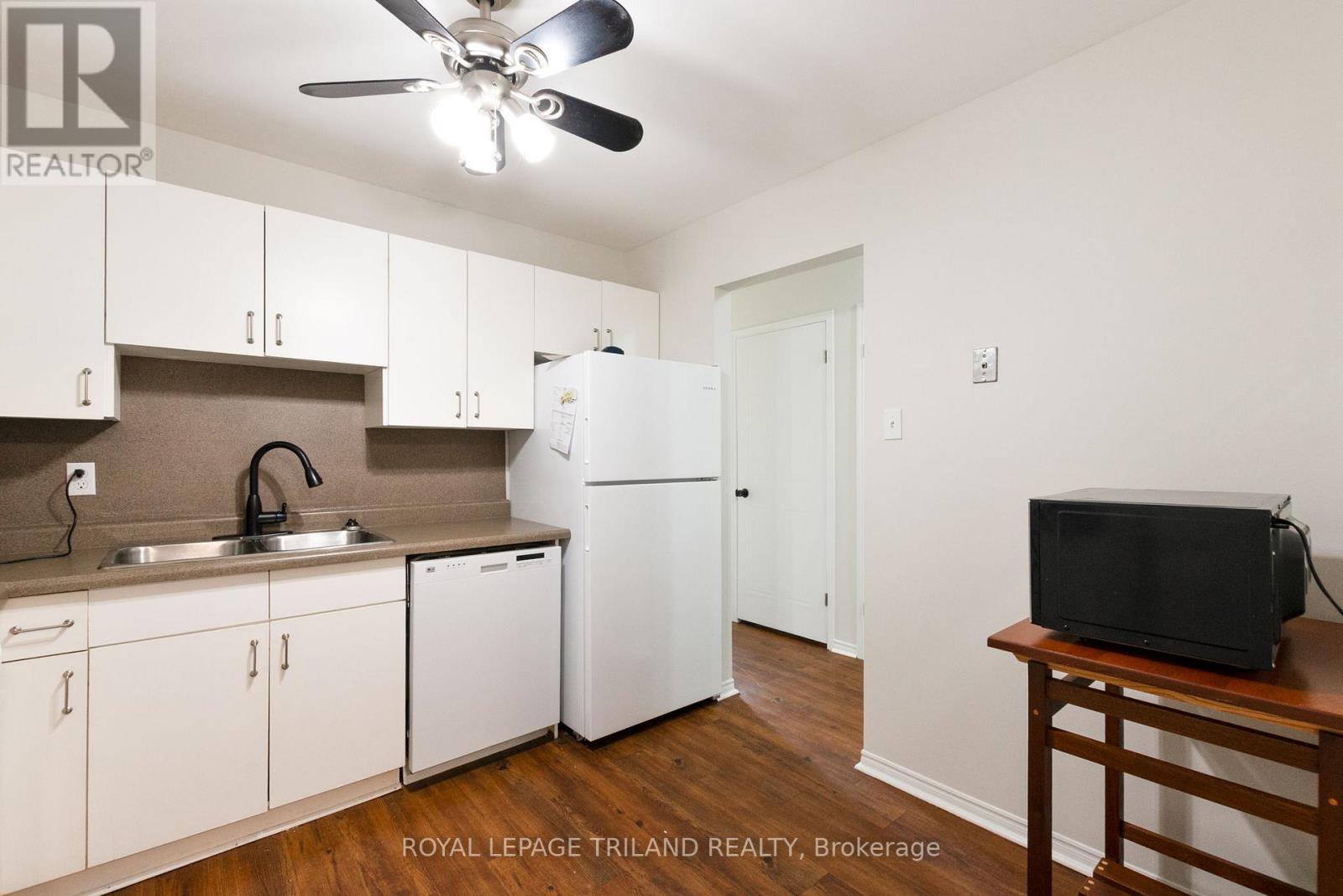 32 - 131 Bonaventure Drive, London East, Ontario  N5V 4H8 - Photo 8 - X12443746
