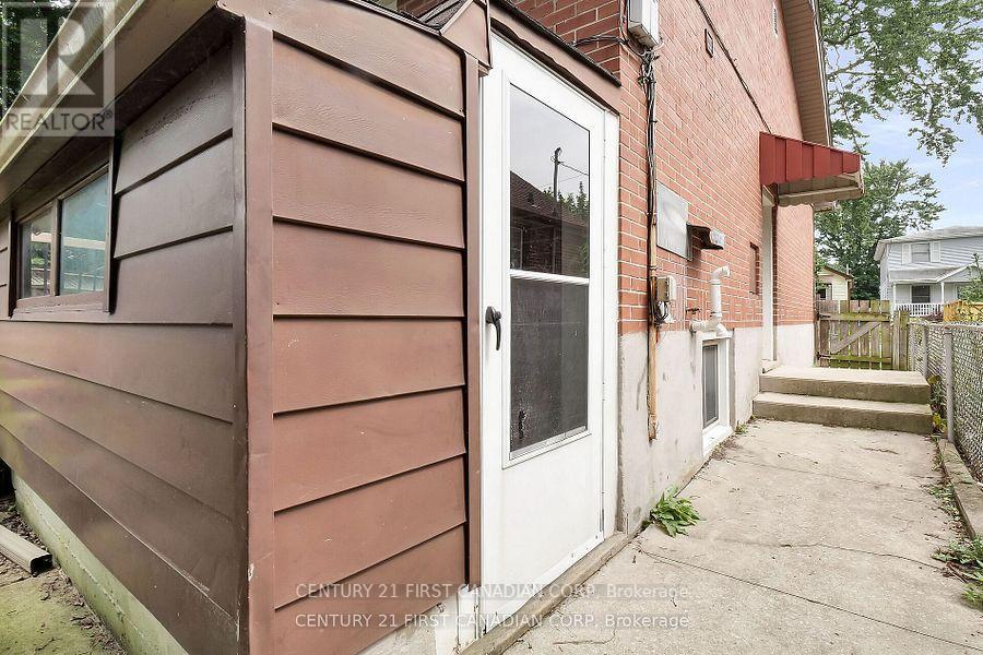 Lower - 454 Salisbury Street, London East, Ontario  N5Y 3B2 - Photo 3 - X12443842