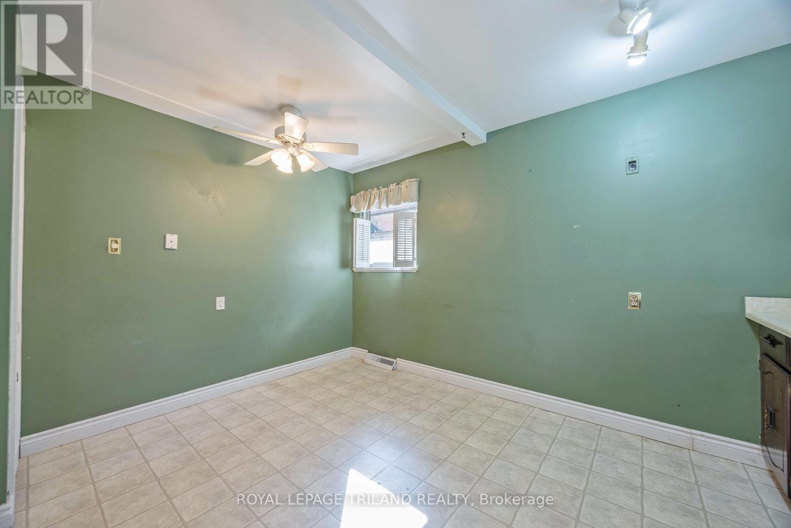 395 Beachwood Avenue, London South, Ontario  N6J 3J9 - Photo 12 - X12443843