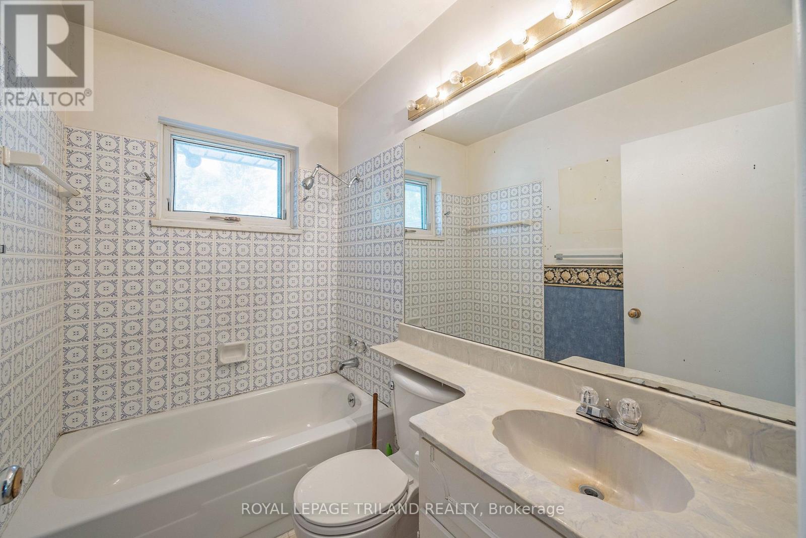 395 Beachwood Avenue, London South, Ontario  N6J 3J9 - Photo 18 - X12443843