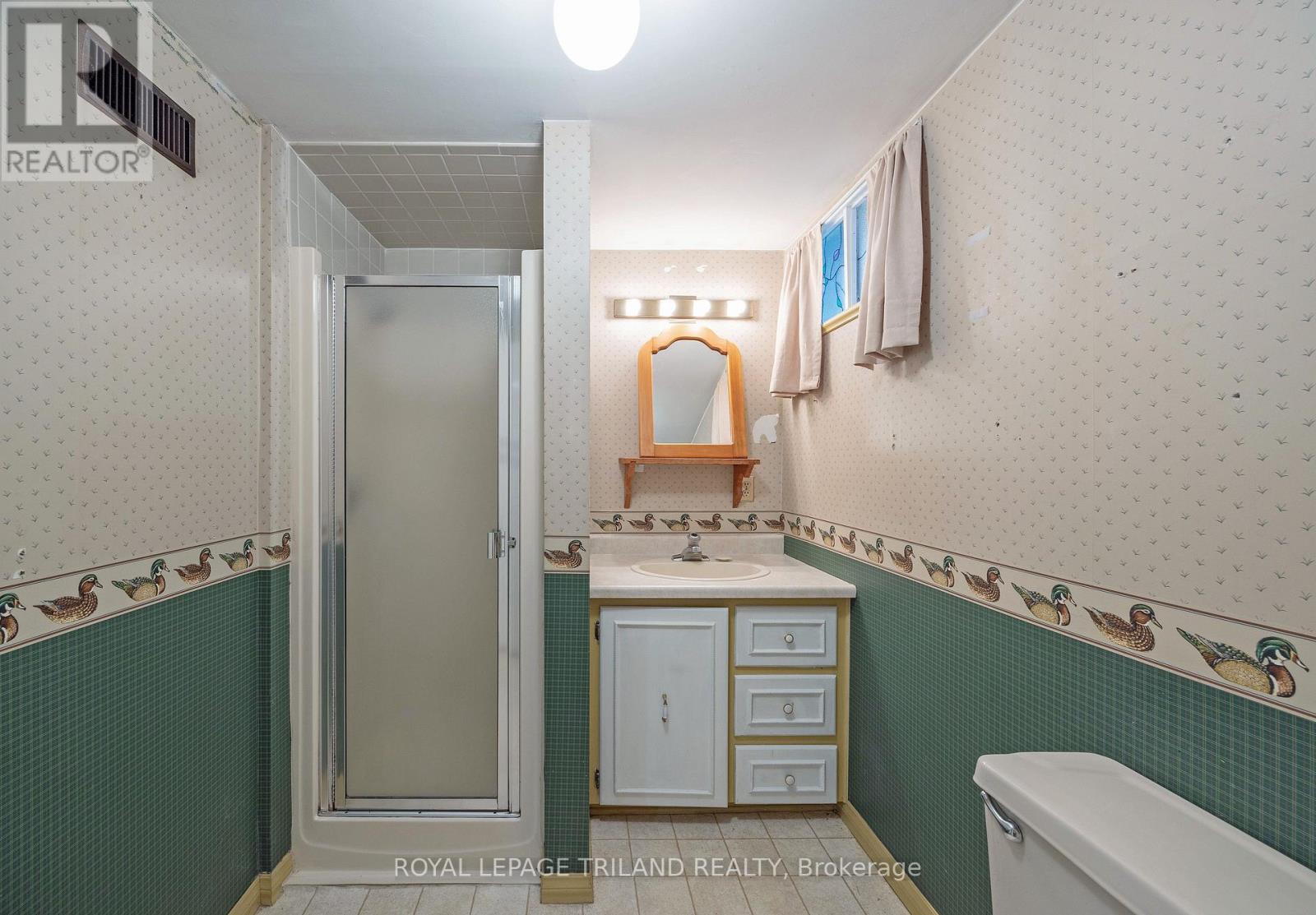 395 Beachwood Avenue, London South, Ontario  N6J 3J9 - Photo 25 - X12443843
