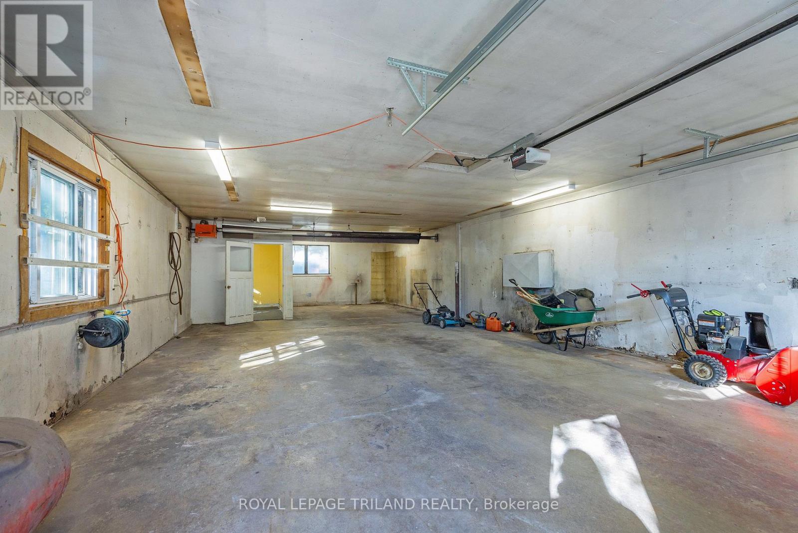 395 Beachwood Avenue, London South, Ontario  N6J 3J9 - Photo 37 - X12443843