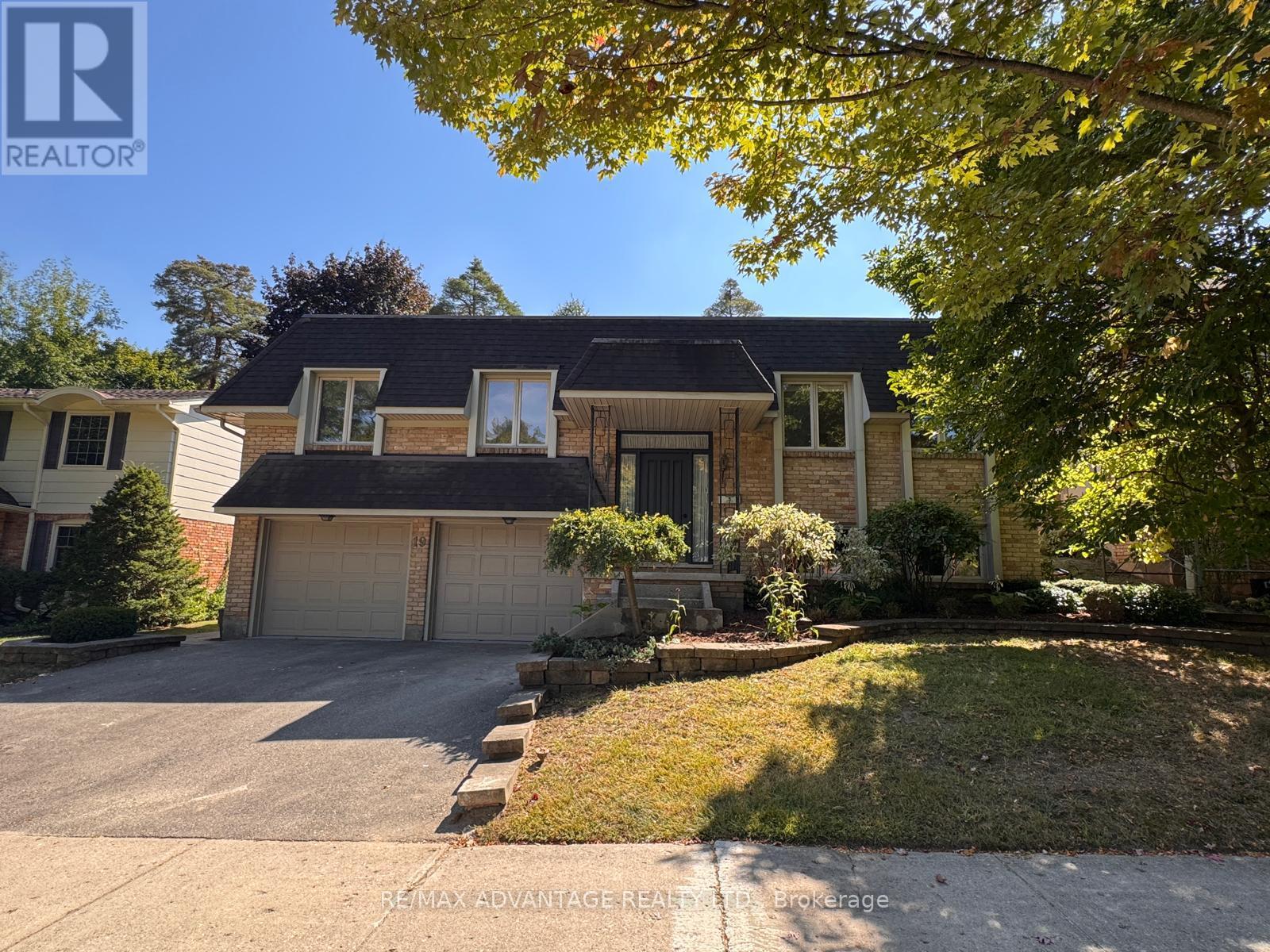 19 Tanglewood Avenue, London South, Ontario  N6K 2B6 - Photo 1 - X12443896