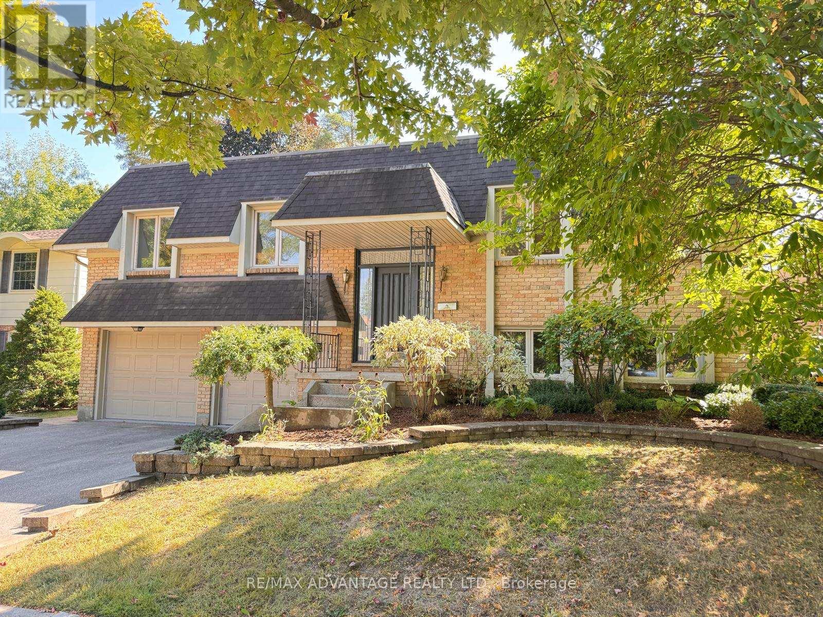 19 Tanglewood Avenue, London South, Ontario  N6K 2B6 - Photo 2 - X12443896