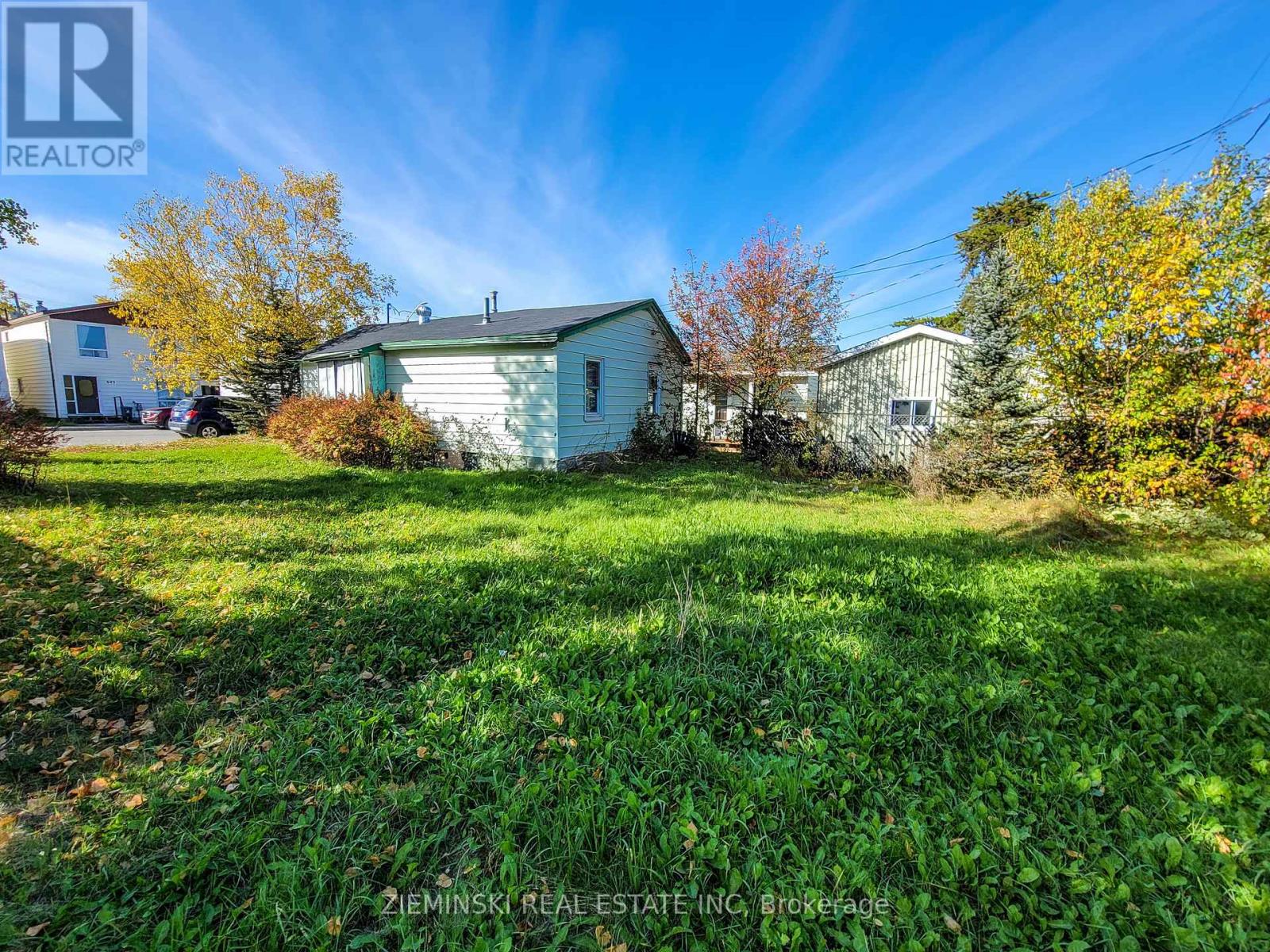 638 Cedar Avenue, Iroquois Falls, Ontario  P0K 1G0 - Photo 2 - T12443907