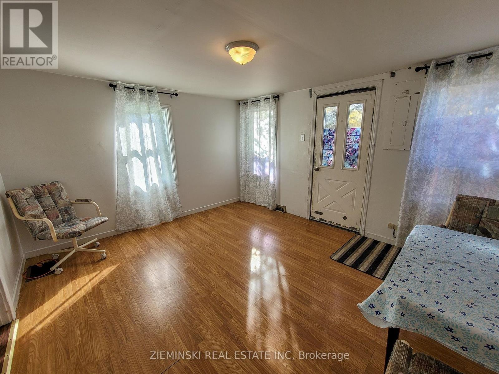 638 Cedar Avenue, Iroquois Falls, Ontario  P0K 1G0 - Photo 3 - T12443907