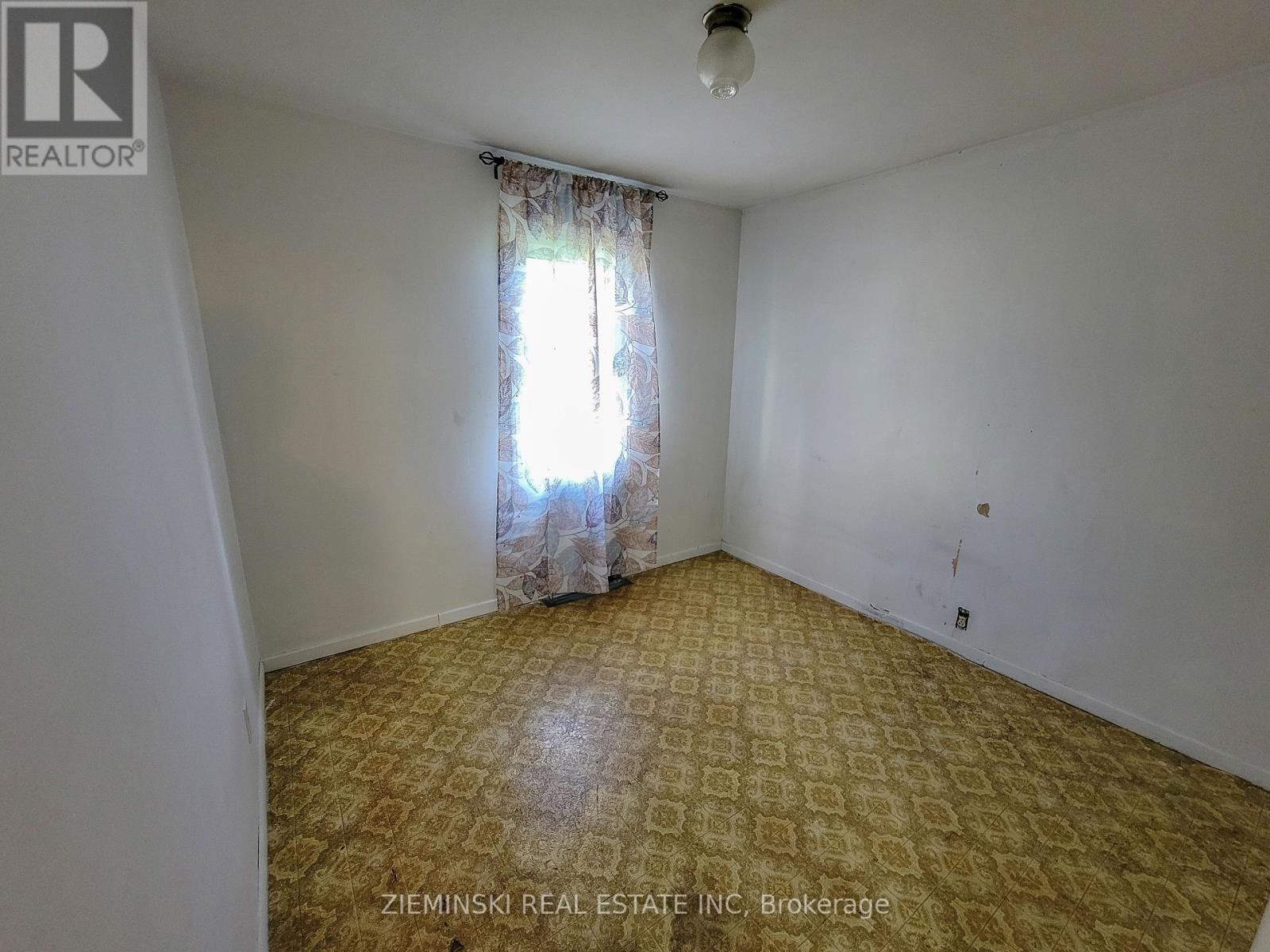 638 Cedar Avenue, Iroquois Falls, Ontario  P0K 1G0 - Photo 9 - T12443907