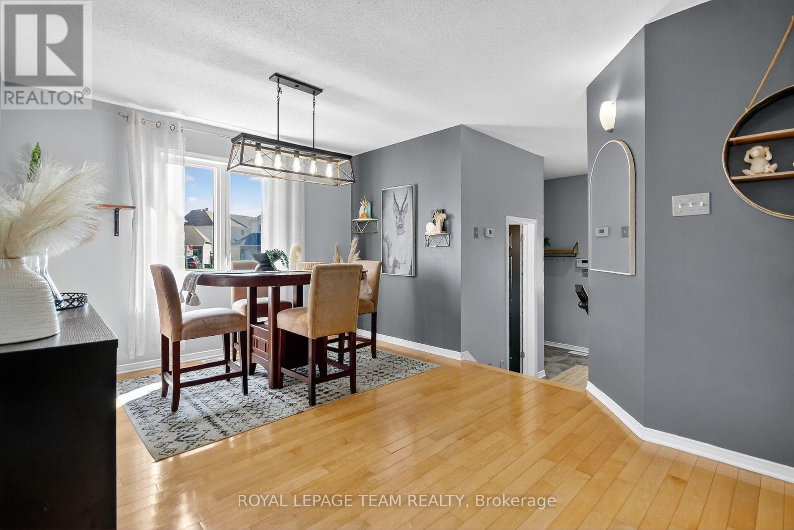 2001 Dunollie Crescent, Ottawa, Ontario  K2W 1H5 - Photo 7 - X12443745
