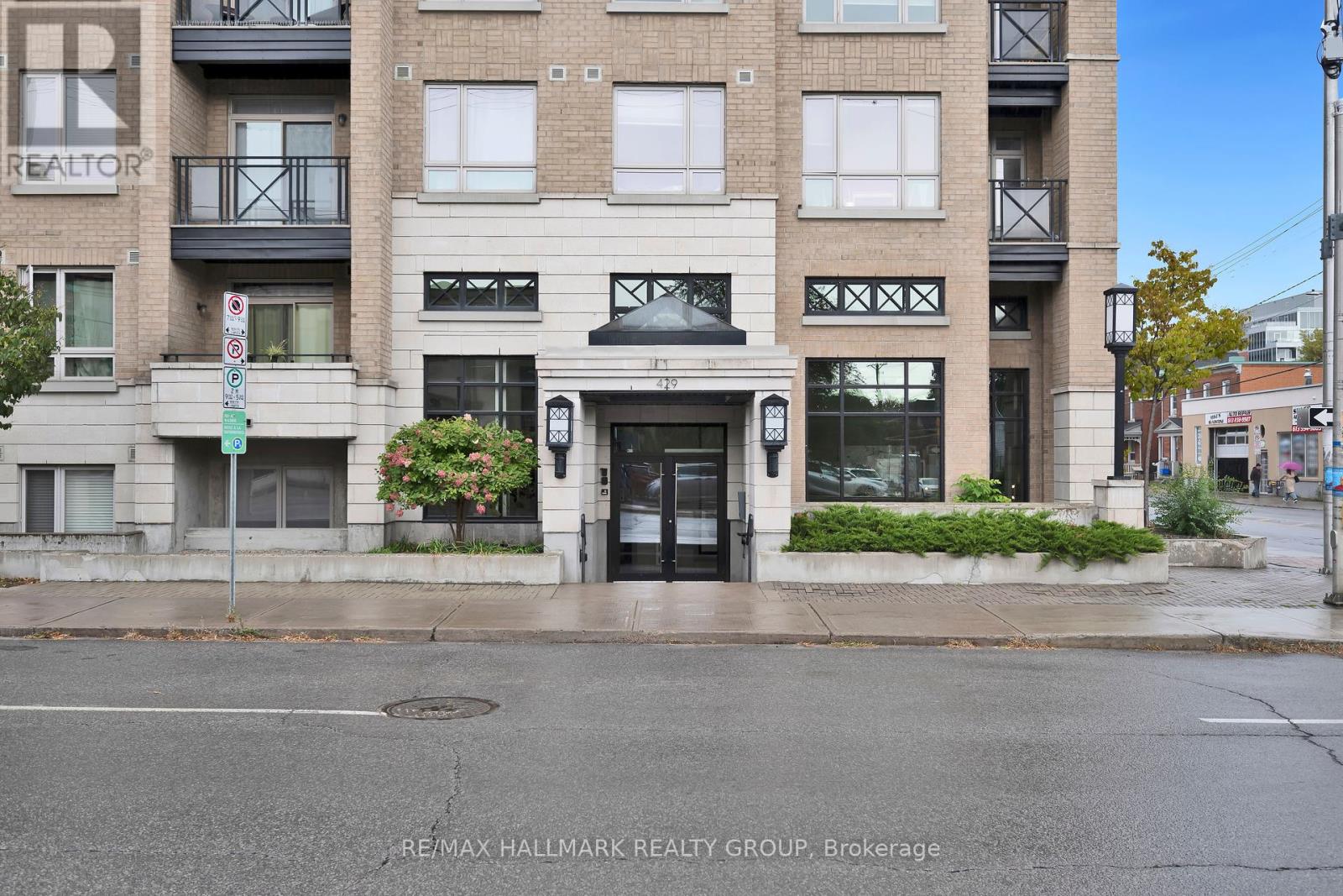 202 - 429 Kent Street, Ottawa, Ontario  K2P 1B5 - Photo 1 - X12443759