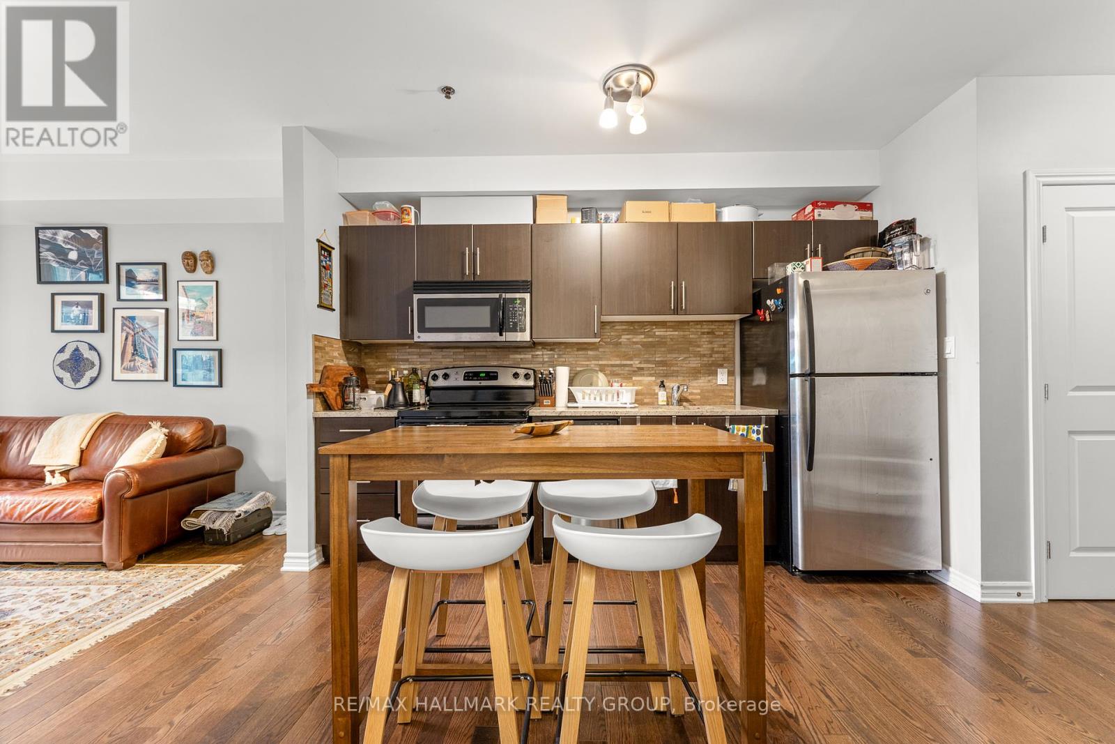 202 - 429 Kent Street, Ottawa, Ontario  K2P 1B5 - Photo 10 - X12443759