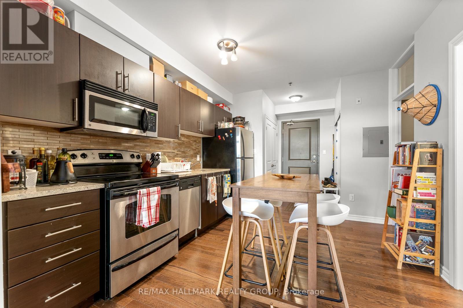 202 - 429 Kent Street, Ottawa, Ontario  K2P 1B5 - Photo 12 - X12443759