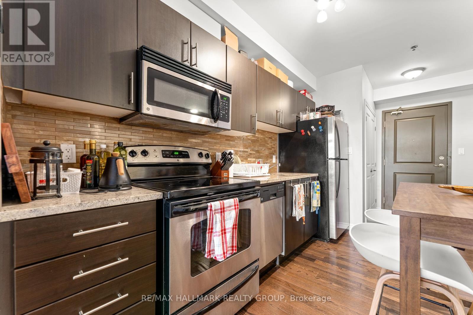 202 - 429 Kent Street, Ottawa, Ontario  K2P 1B5 - Photo 14 - X12443759