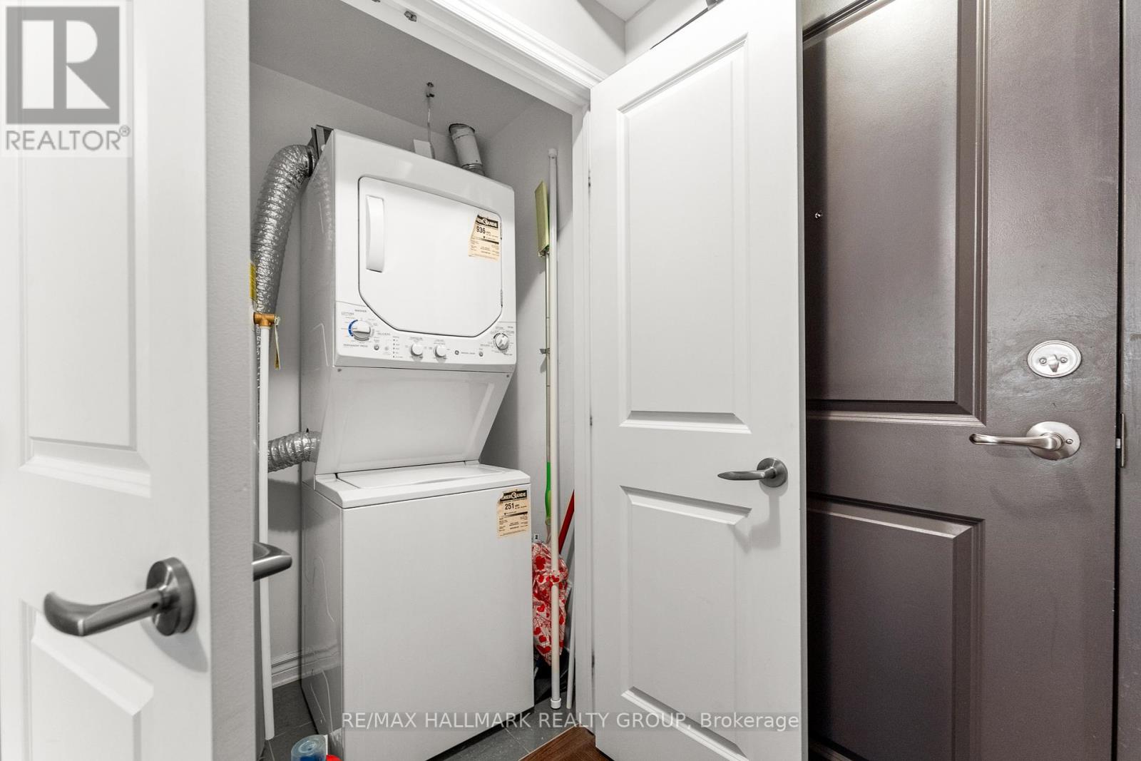 202 - 429 Kent Street, Ottawa, Ontario  K2P 1B5 - Photo 33 - X12443759