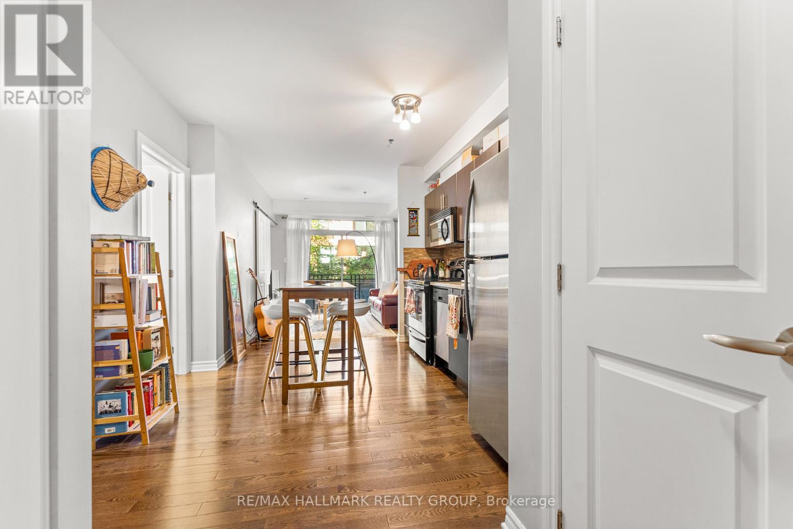 202 - 429 Kent Street, Ottawa, Ontario  K2P 1B5 - Photo 5 - X12443759