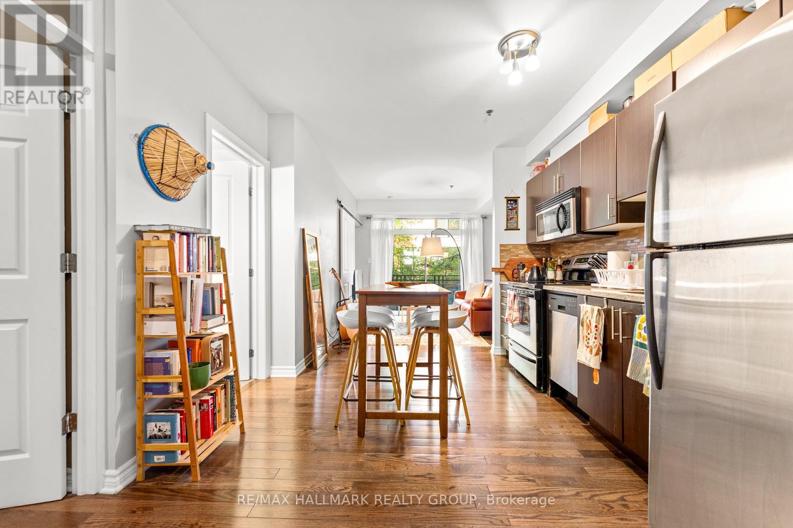 202 - 429 Kent Street, Ottawa, Ontario  K2P 1B5 - Photo 6 - X12443759