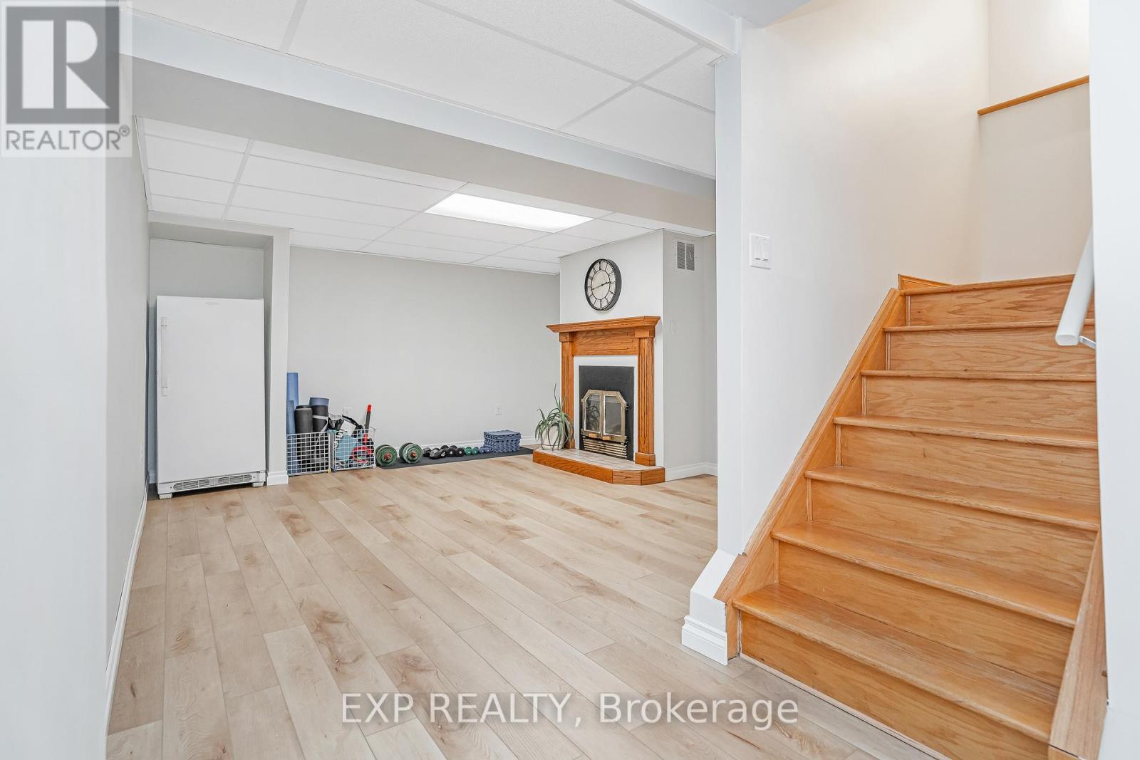 6084a Vineyard Drive, Ottawa, Ontario  K1C 2M5 - Photo 32 - X12443807