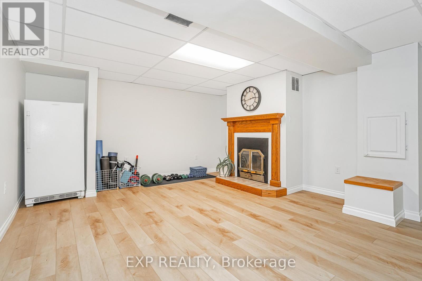 6084a Vineyard Drive, Ottawa, Ontario  K1C 2M5 - Photo 33 - X12443807