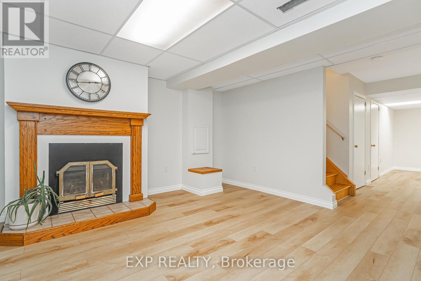 6084a Vineyard Drive, Ottawa, Ontario  K1C 2M5 - Photo 34 - X12443807