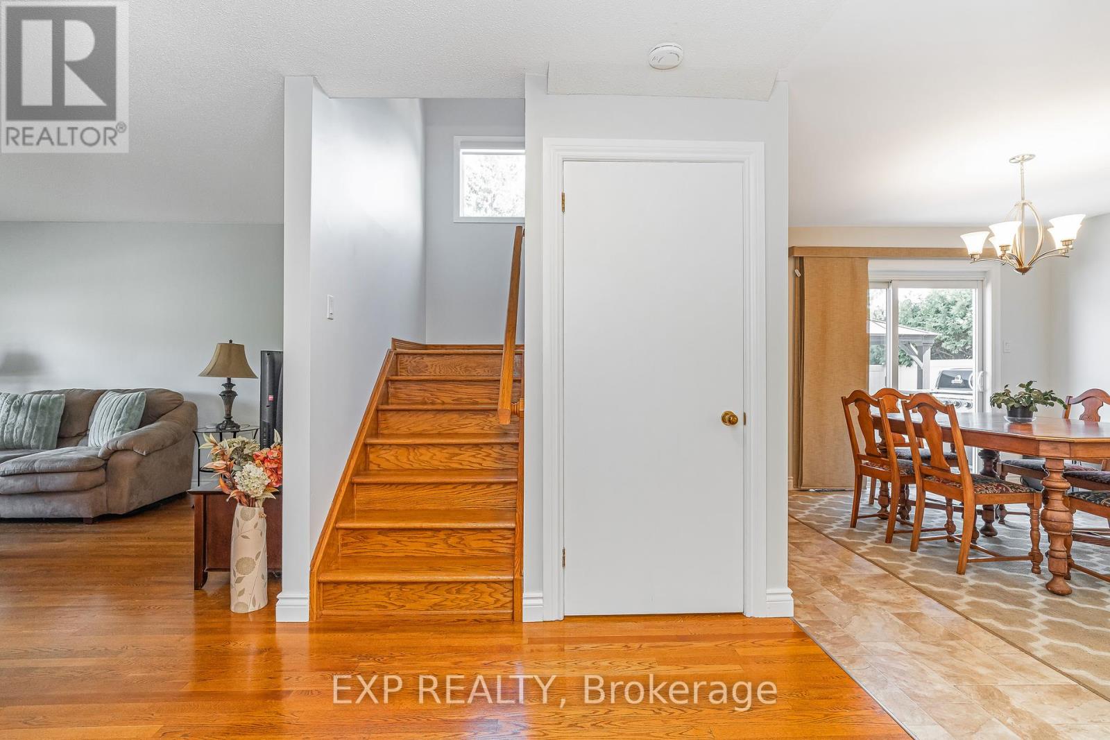 6084a Vineyard Drive, Ottawa, Ontario  K1C 2M5 - Photo 9 - X12443807