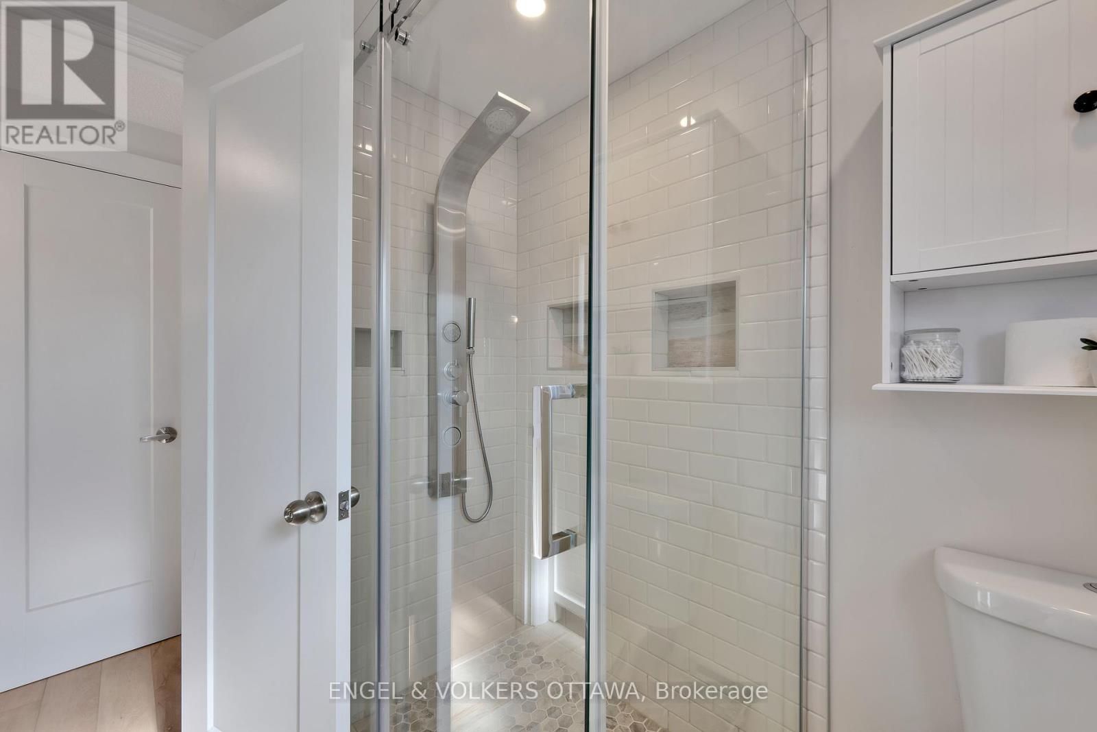 10 Tanglewood Drive, Ottawa, Ontario  K2H 6P3 - Photo 20 - X12443862